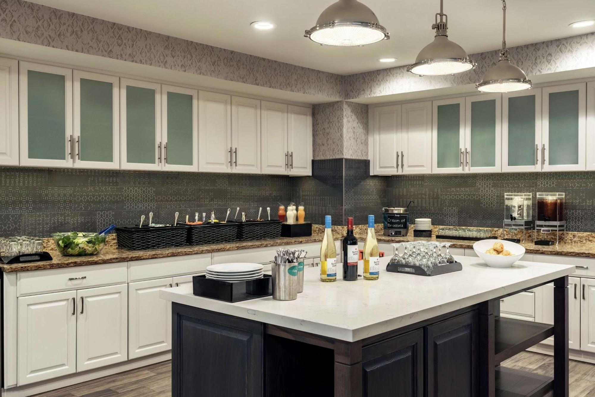 Homewood Suites By Hilton Erie Kearsarge Exteriör bild