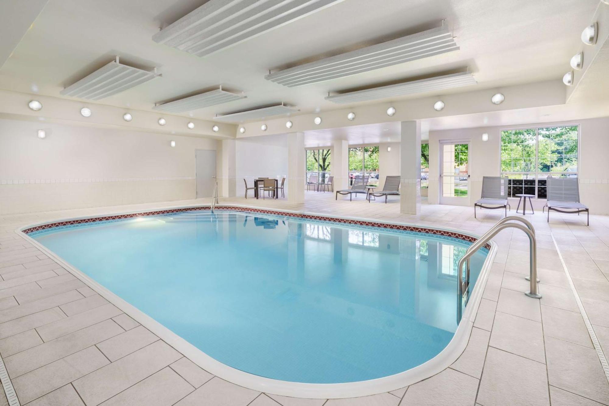Homewood Suites By Hilton Erie Kearsarge Exteriör bild