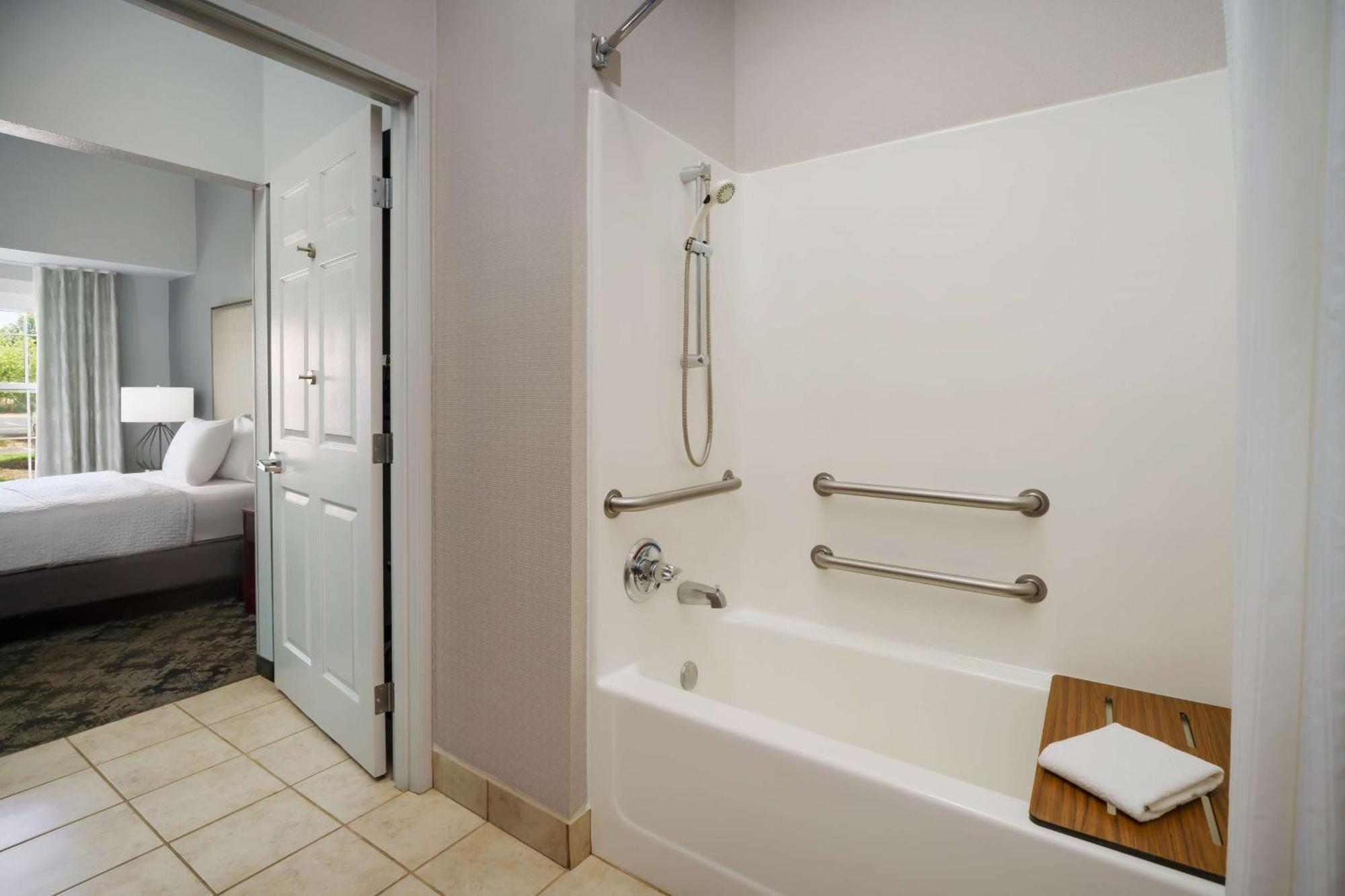 Homewood Suites By Hilton Erie Kearsarge Exteriör bild