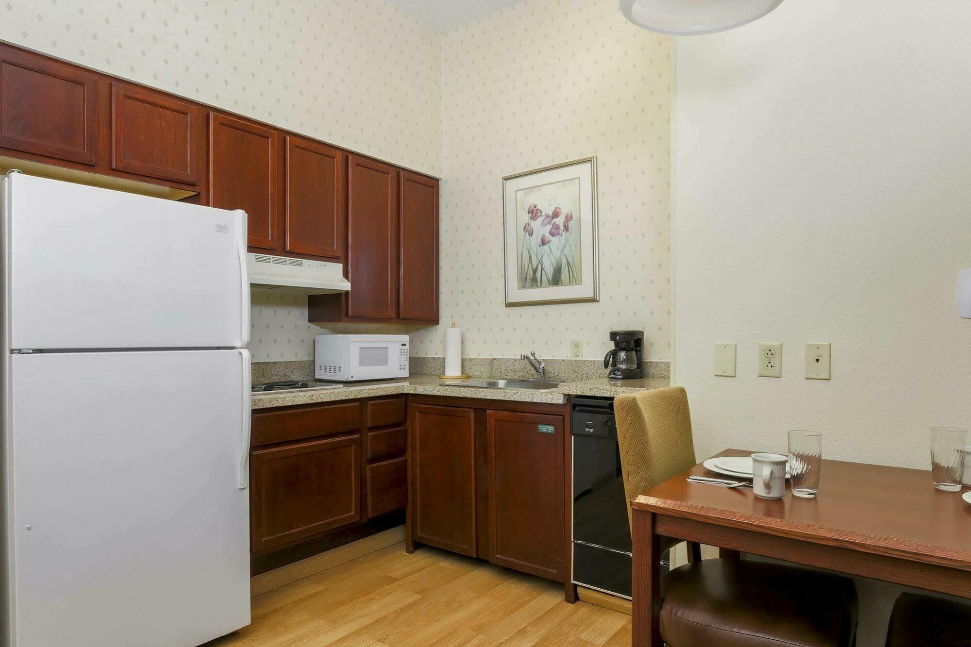 Homewood Suites By Hilton Erie Kearsarge Exteriör bild